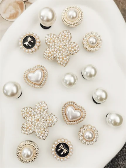 16 pezzi di perline di lusso ciondoli per scarpe fibbie in ABS bling decorazione gioielli con strass fai da te spille per zoccoli accessori adatti sandali da donna regali