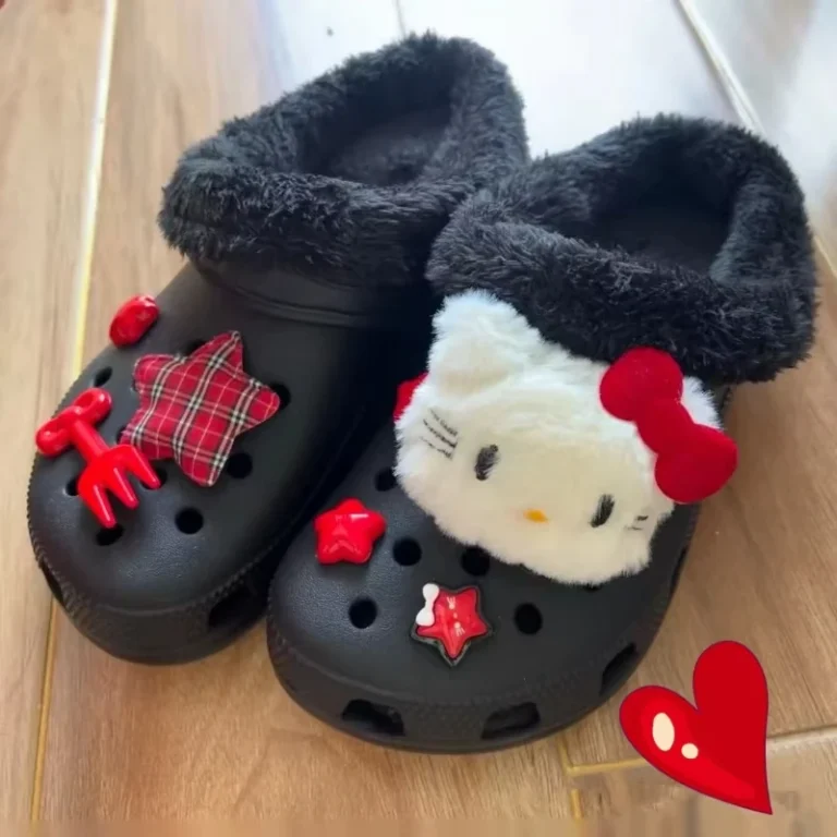 Peluche serie Hello Kitty scarpe set di ciondoli per zoccoli simpatico cartone animato stile dolce decorazione fai da te regali per feste di Natale bomboniere