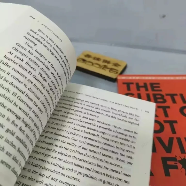 L'arte sutil di non dando un Fxck / ogni cosa è Fxcked di Mark Manson Libro antistress per autogestione