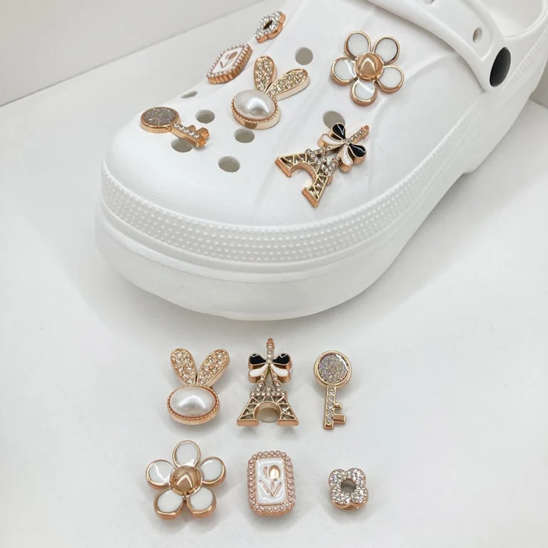 14 pezzi scintillanti dorati con perle finte per scarpe, set di spille, decorazione per scarpe staccabile fai da te, adatta per zoccoli CROCS, idea regalo per feste