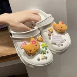 Peluche serie Hello Kitty scarpe set di ciondoli per zoccoli simpatico cartone animato stile dolce decorazione fai da te regali per feste di Natale bomboniere