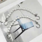 12 pz di Lusso ABS Perla Catena Fiore Rosa Pendenti e Ciondoli Per Crocs Decorazione di Scarpe Adatto Per Zoccoli Bogg Borsa Da Spiaggia Idea Regalo Del Partito