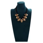 Collana di perline esagerate di moda esotica Accessorio speciale unico per catena di clavicole da donna in gioielli in due colori