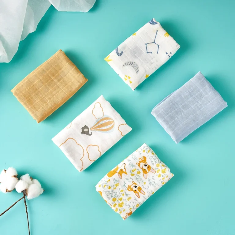 Elinfant Bavaglino in mussola di cotone di bambù Panno per ruttino 5 pezzi Set regalo 100% cotone 60 * 60 cm 2 strati Sciarpa per bambini Fazzoletto