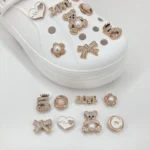 14 pezzi scintillanti dorati con perle finte per scarpe, set di spille, decorazione per scarpe staccabile fai da te, adatta per zoccoli CROCS, idea regalo per feste