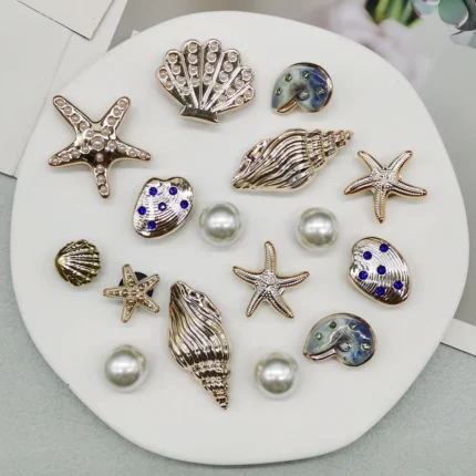 16PCS FAI DA TE Stelle Marine Pendenti e Ciondoli Bling Conchiglia Scarpe Fibbia Decorazioni Guscio Rimovibile Accessori per Scarpe Multifunzionale Clip per Scarpe