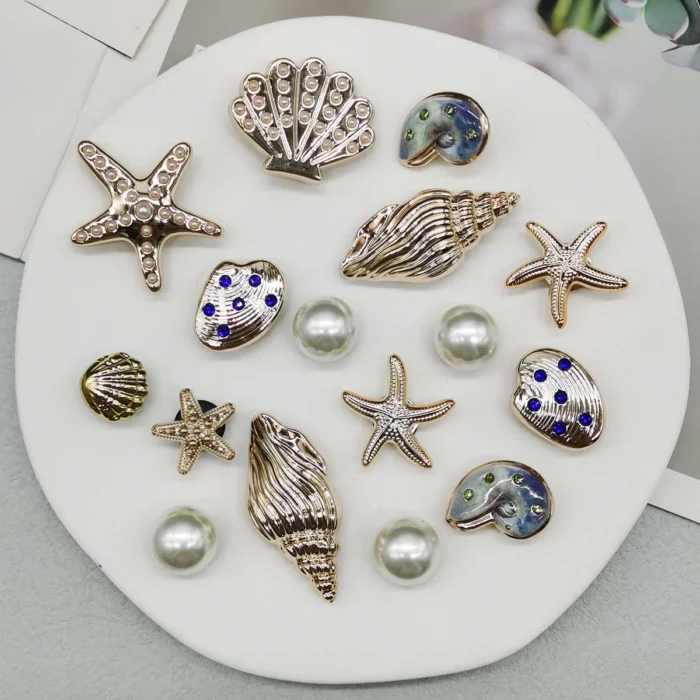 16PCS FAI DA TE Stelle Marine Pendenti e Ciondoli Bling Conchiglia Scarpe Fibbia Decorazioni Guscio Rimovibile Accessori per Scarpe Multifunzionale Clip per Scarpe